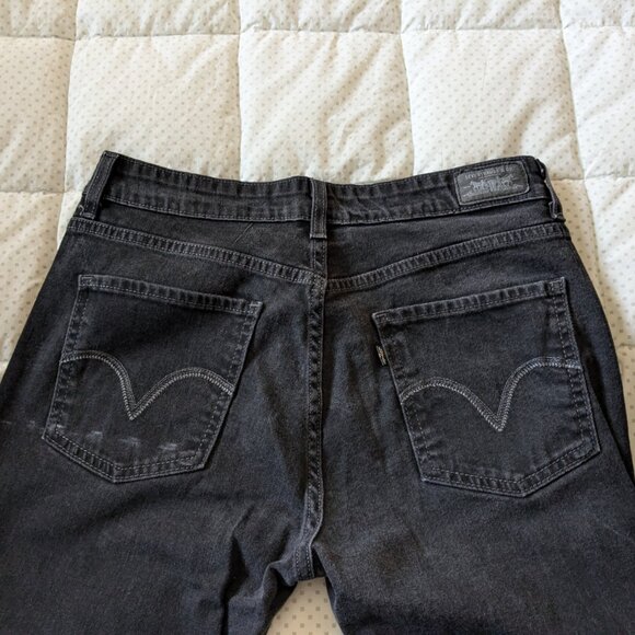 Black Levi's Mid-Rise Skinny - Picture 1 of 7